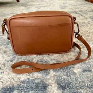 💕Madewell The Carabiner Dried Maple Leather Medium Crossbody Bag💕